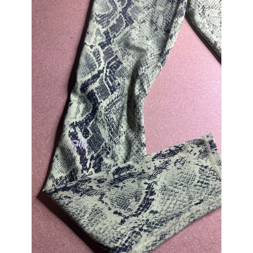 Alo Yoga High Waist Snakeskin Leggings Lime Green Black Animal Print‎ Womens S